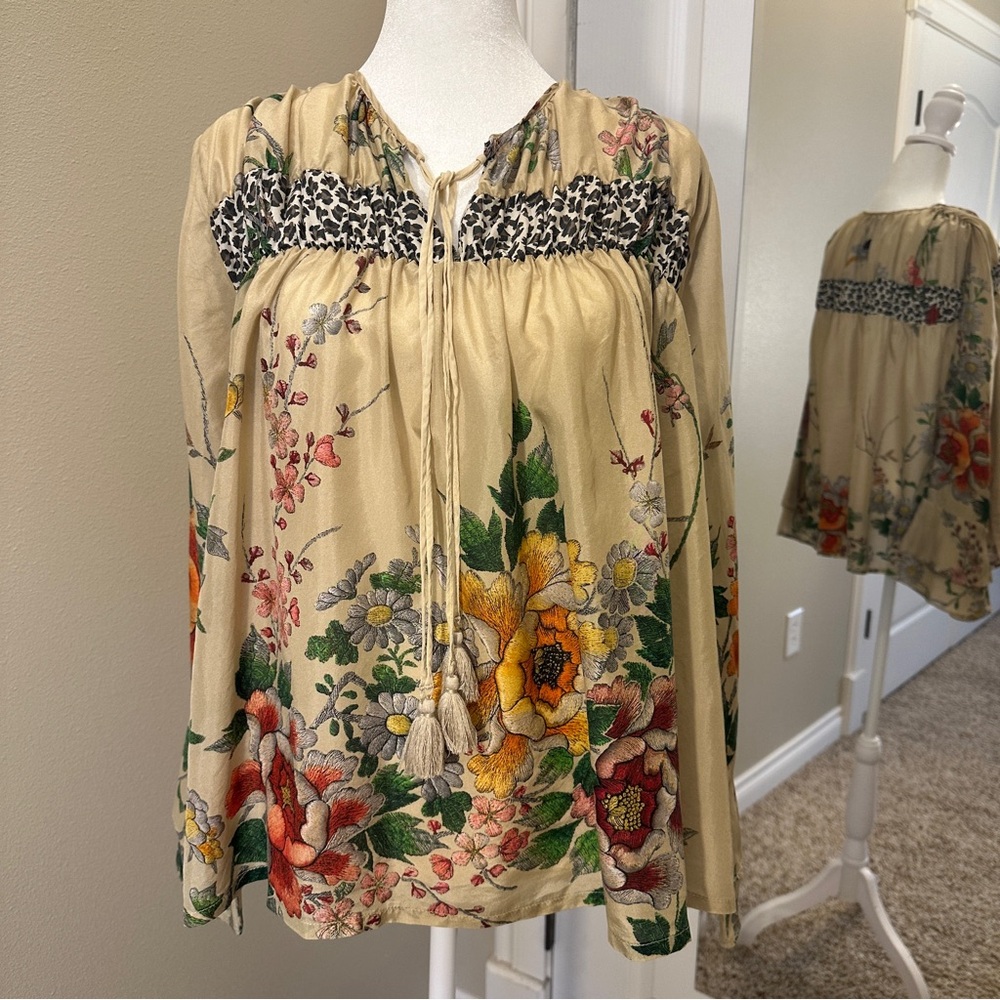 Johnny Was Kofi Blouse Women's XS Beige Orange 100% Silk Floral Animal Print - Picture 3 of 14